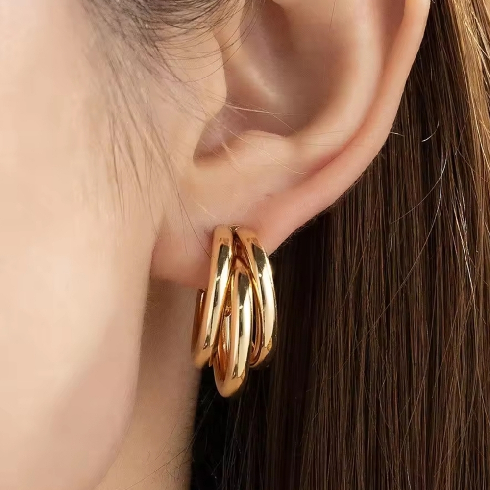 Gold chunky earrings; nwot